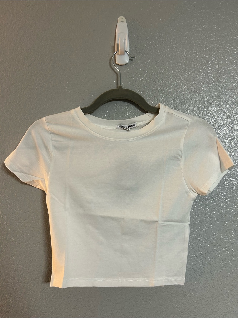 Women’s white stretch crop top shirt size small